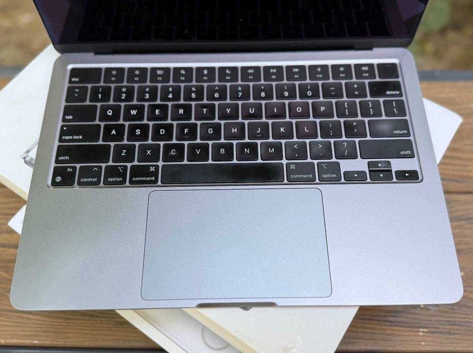 Продается Macbook Air M2