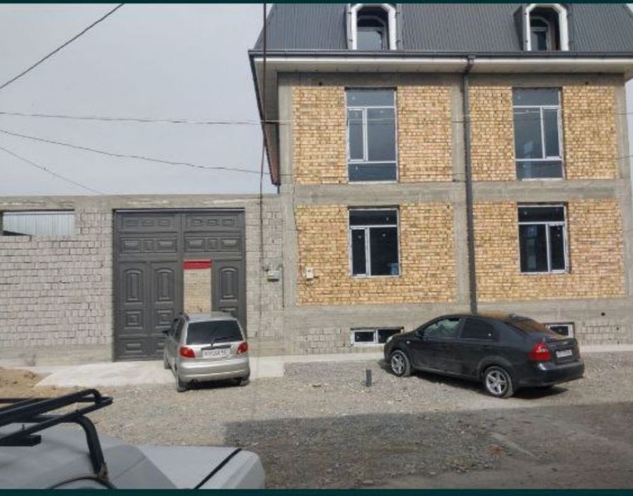 Hovli sotiladi 3 sotiq