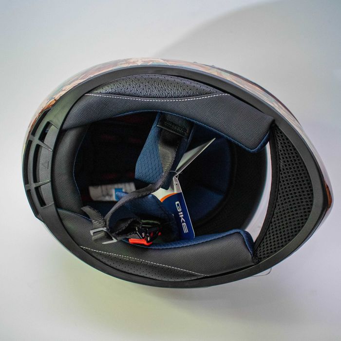 Каска за мотор пистов , скутер , ел. тротинетка др. ( Размер M 55-56 )