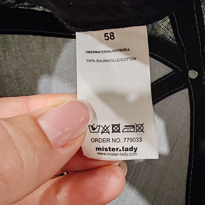 Нова шапка Mister Lady