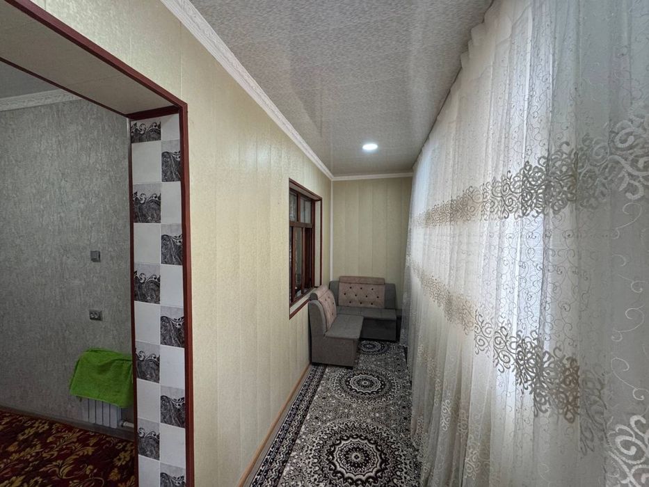 Продается 2 комнатная кавртира 10 мкр в доль дороги