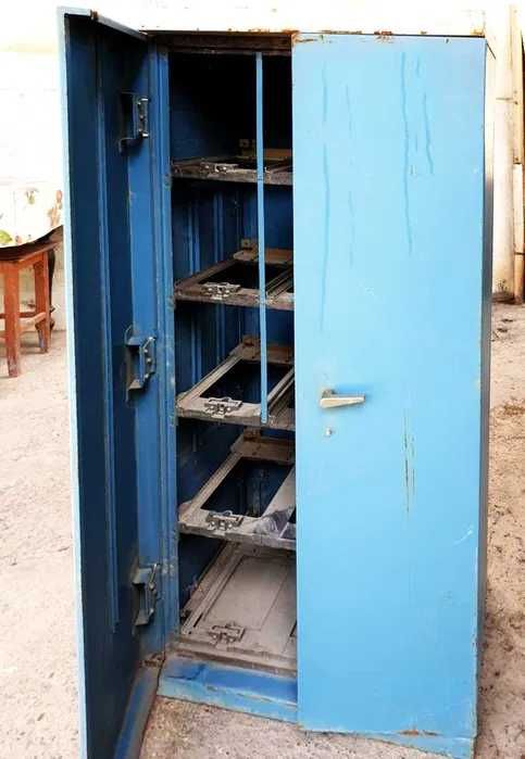 Шкафы металлические для хранения инструментов (цена окончательная)