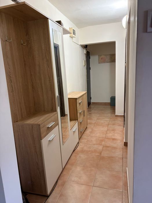 Vând apartament spațios de 107 mp, semidecomandat, Micalaca zona 500.