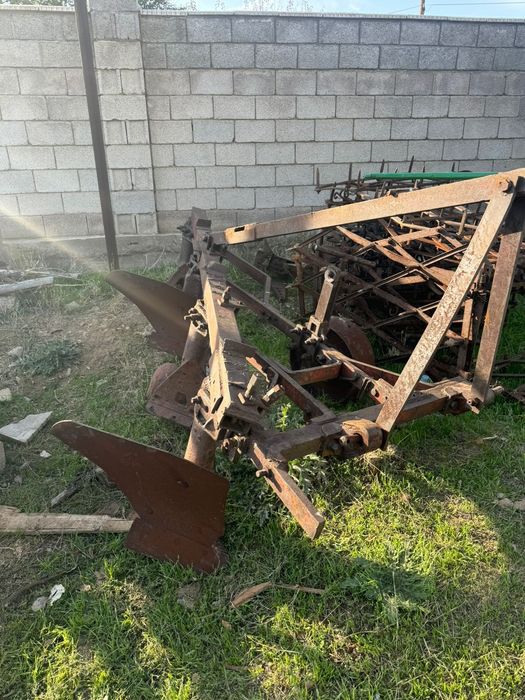 Плуг              .