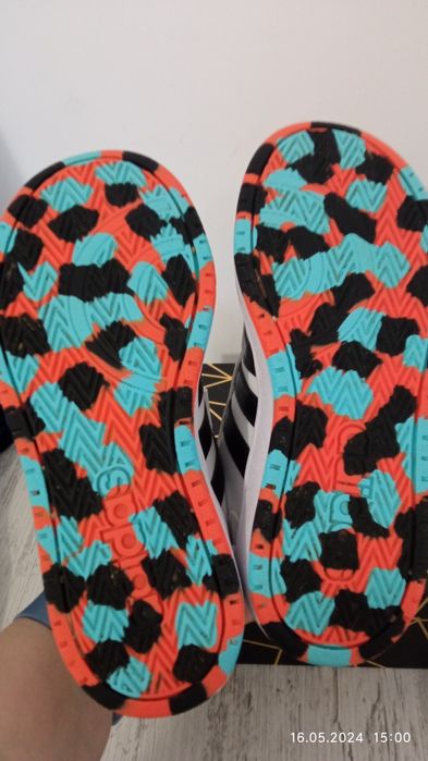 Спортни обувки Adidas