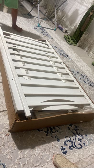 Детскый кроват манеж