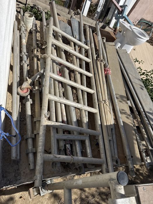 Леса сатылады для строики