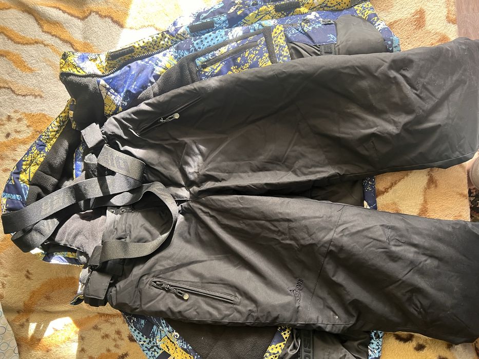 Продам комбинезон зимний,район Орбиты