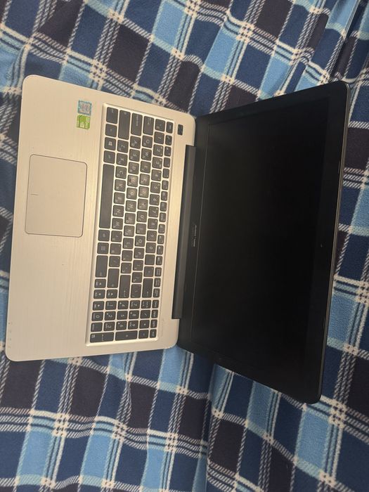 Продам ноутбук ASUS. Model X556U
