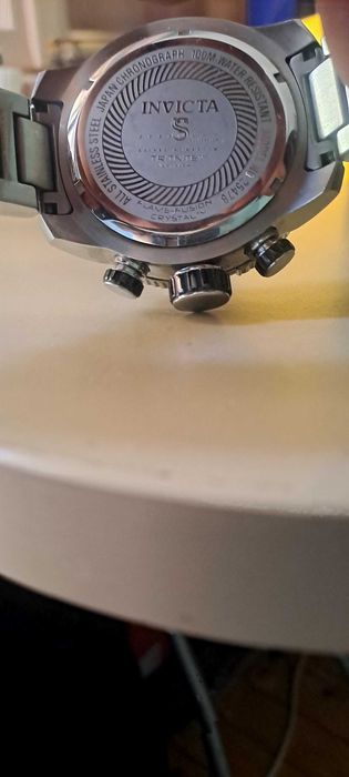 Продавам часовник Invicta