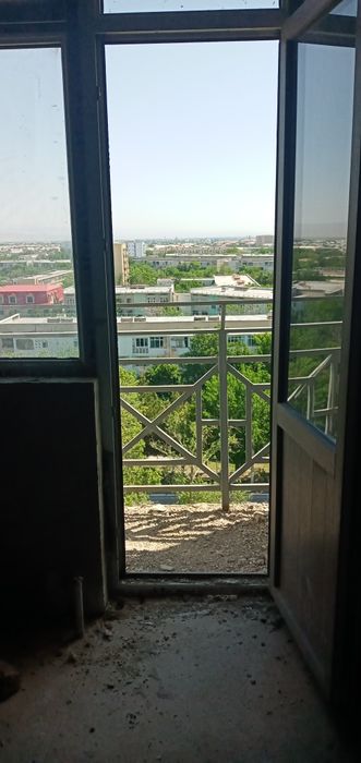 Kvartira karobka 8-etaj navruz kafe oldida 1 xona 2 xona qilsa boladi