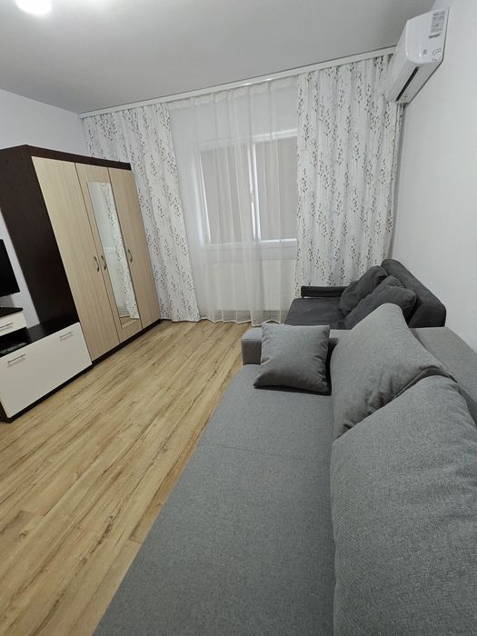 Garsonieră de inchiriat renovată recent – Zona Zahana (lângă piață)
