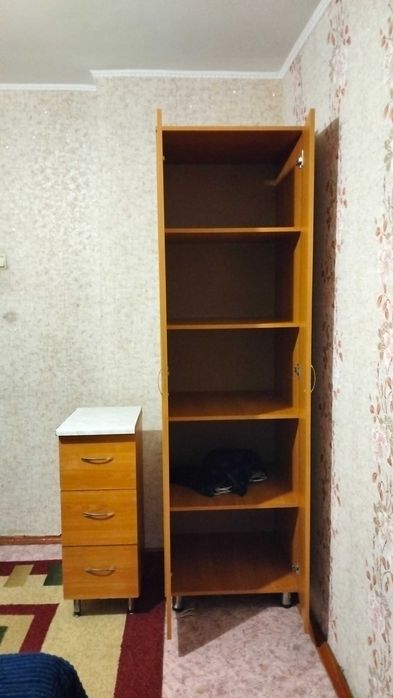 Продам шкаф-пенал и тумбу