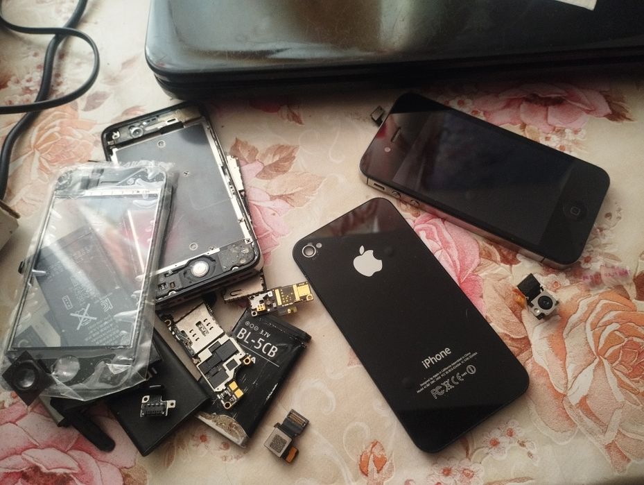 Айфон 4 s на запчасти