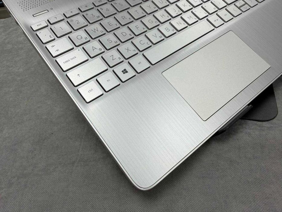 HP 15 Core i3-11*ОЗУ 16*SSD 512*Для работы Шустрый