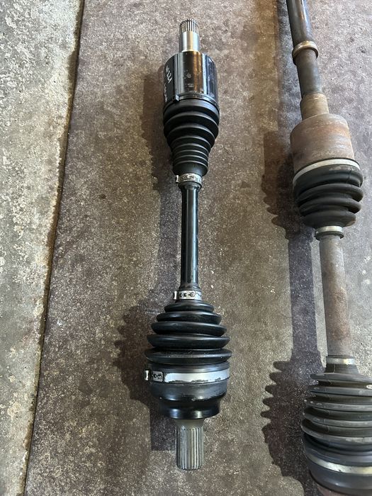 Предни полуоски Mercedes S500 4Matic W221 388кс