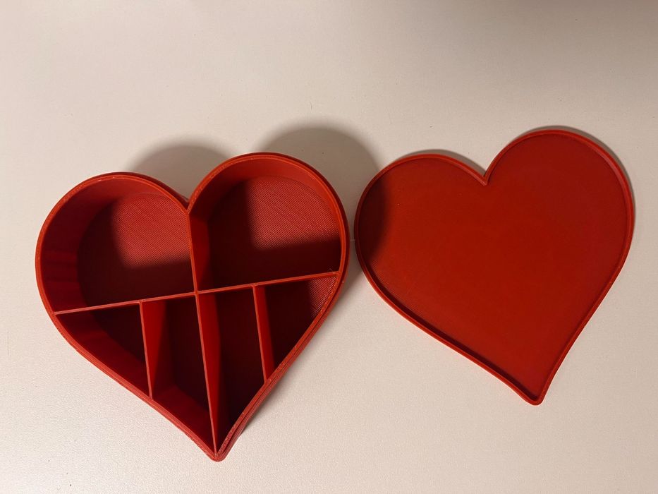 Cutie bijuterii compartimentata Inima 50 lei