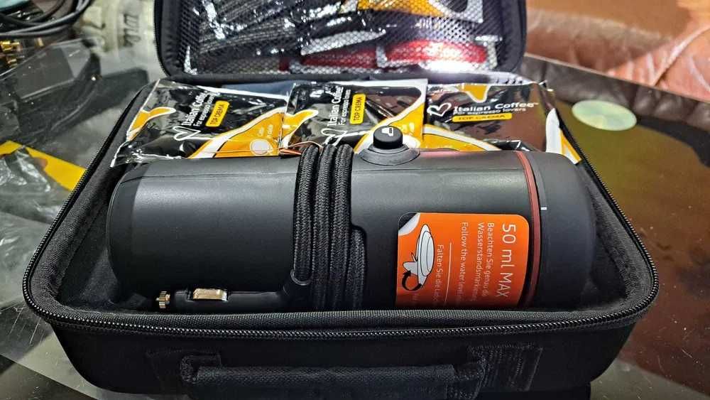 Set espressor portabil AUDI, 16 bar, 140 W, 12 V auto