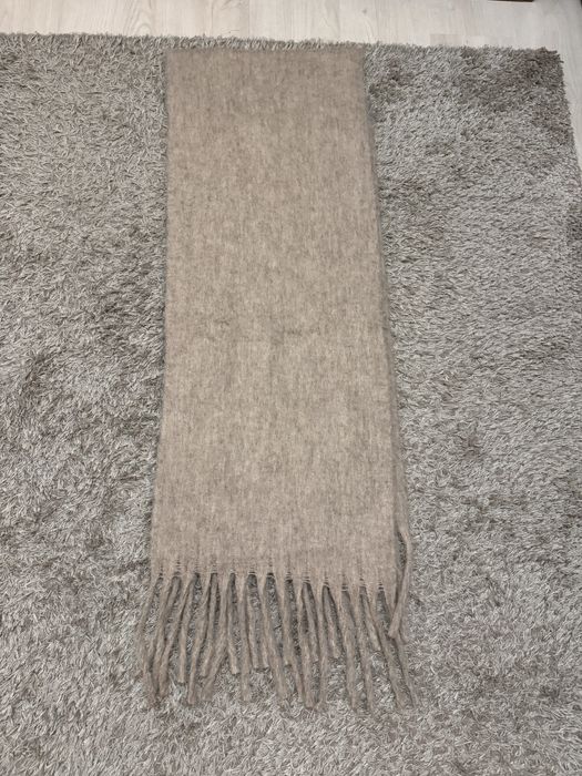 Актуален дамски вълнен шал