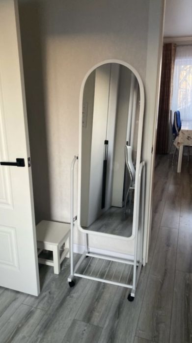 Зеркало напольное