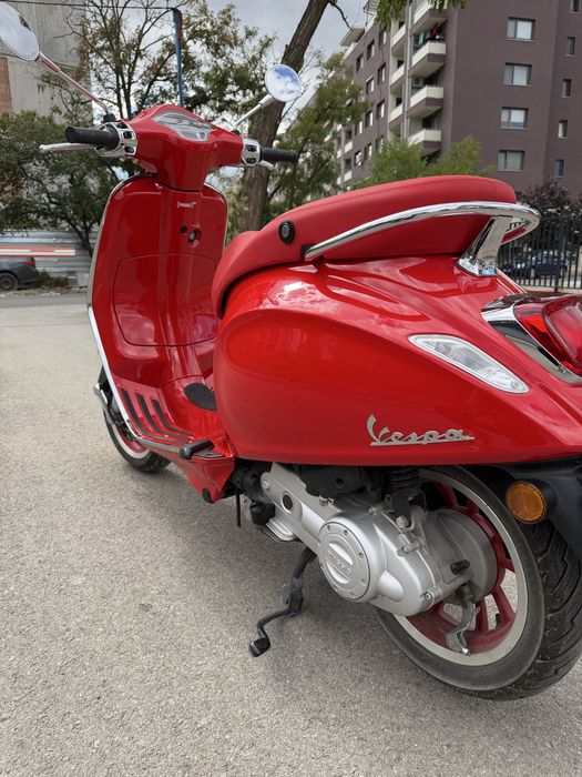 Vespa Primavera Product Red 2021 50cc