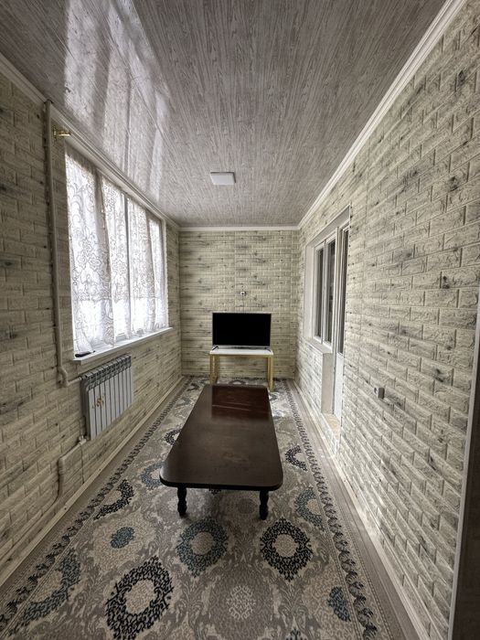 2 etajli Katej 4.5 sotix maydonda joylashgan