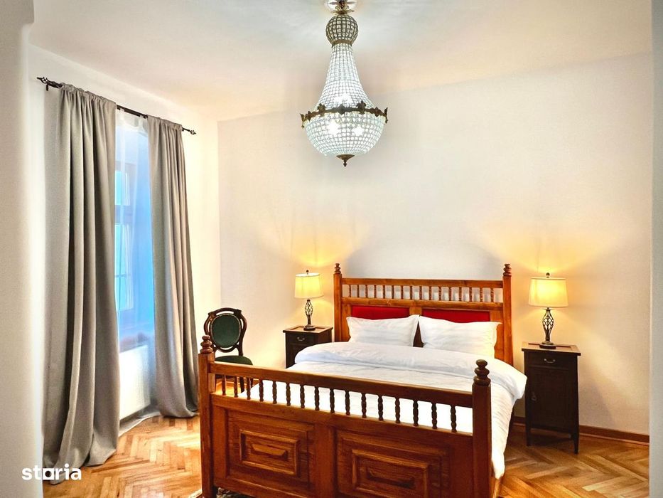 Duplex ultracentral, langa Biserica Neagra