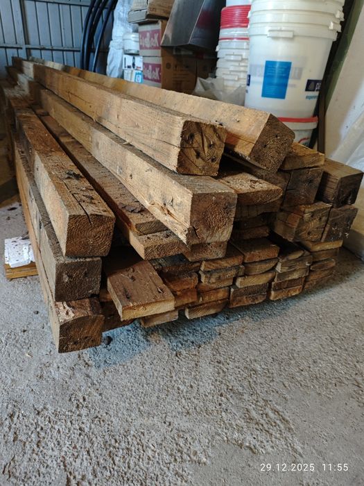 Vând grinzi și scânduri