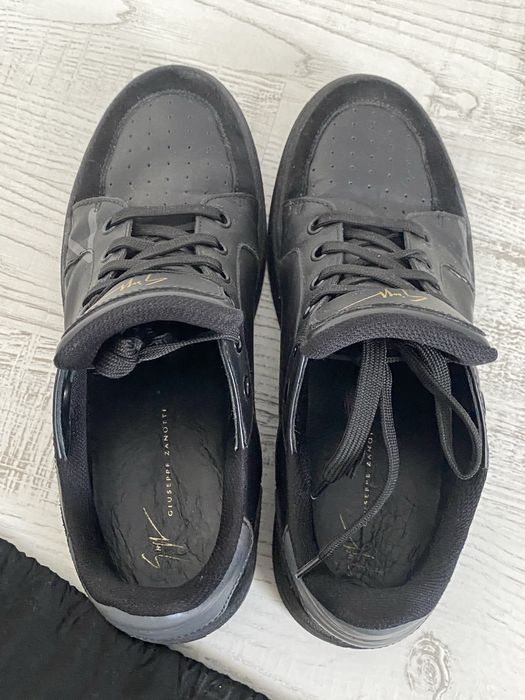 Giuseppe Zanotti Grafitti Low