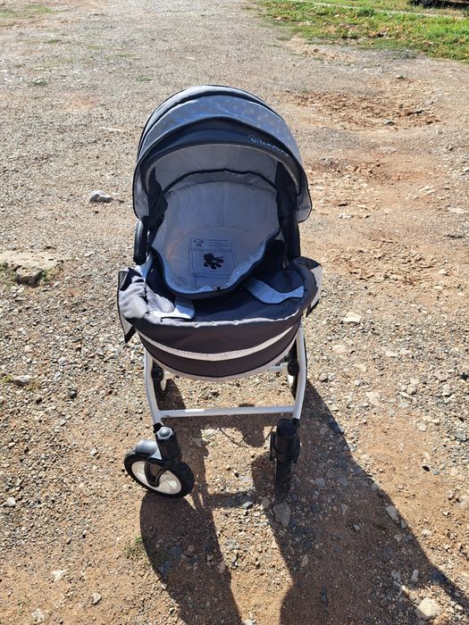 Детска количка .