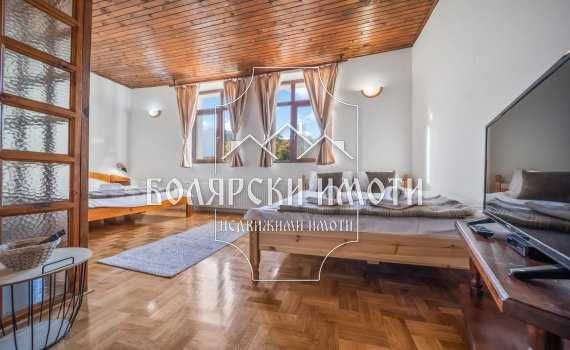 Продава се Къща в с. Хъневци, Област Велико Търново - 360 кв.м за 1857 €/кв.м - Снимка #2