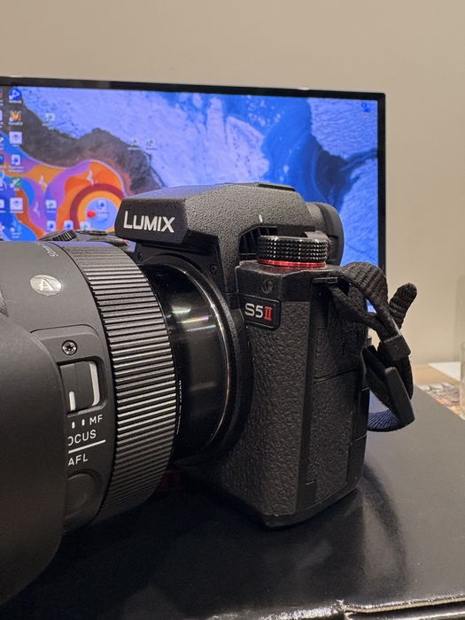 Продавам фотоапарат Lumix S5II + обективи