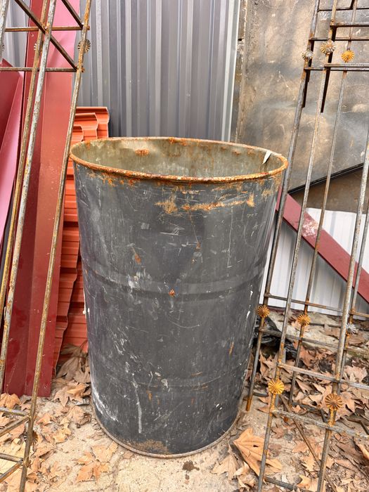 Бочка сотилади пластмас ва темир 2 та