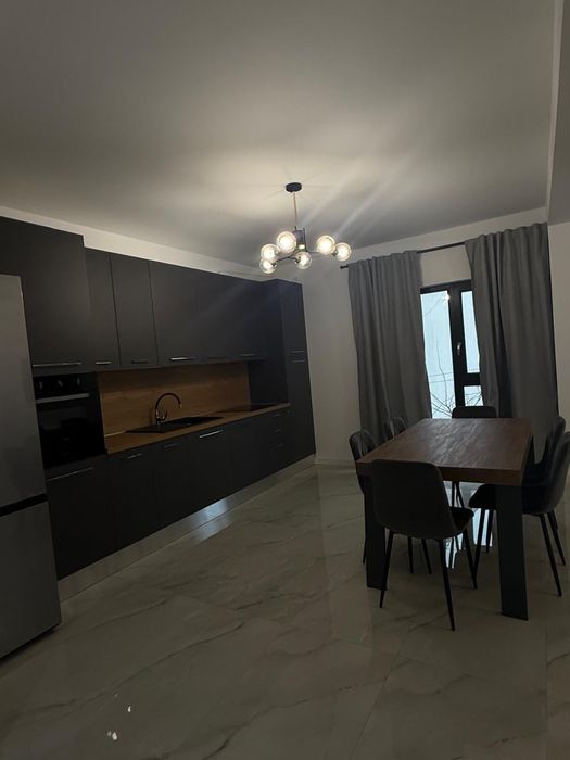 Inchiriez apartamente 3 camere bloc nou