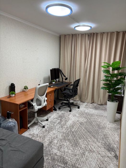 Ковер бело-серый, короткий ворс