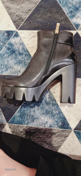 Новая женская обувь(ботильоны)
