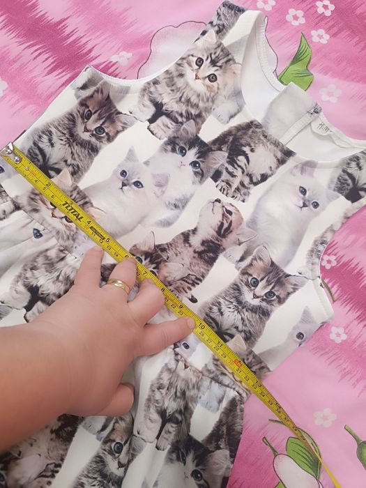 Rochiță cu pisicuțe H&M , mărimea 134 cm