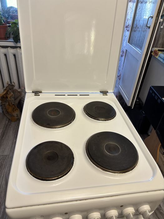 Продам плиту indesit