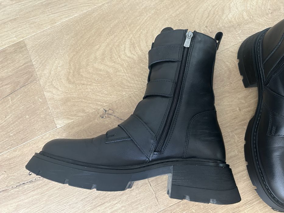 Дамска зимна бота