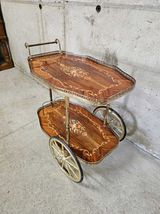 Количка за сервиране с интарзия