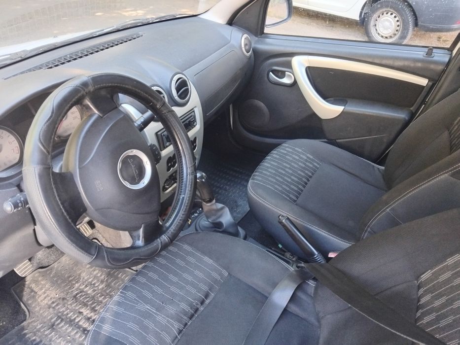Vând Dacia Logan 1.2 Benzină { 2012}