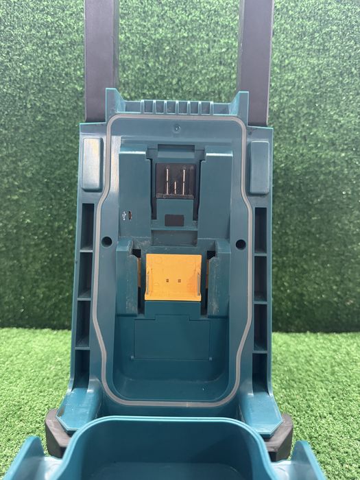 Bluetooth радио Makita DMR115