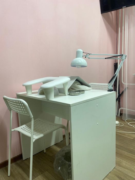 Продам маникюрный стол