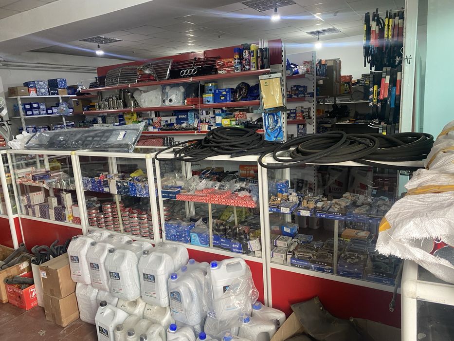 Магазин автозапчастей