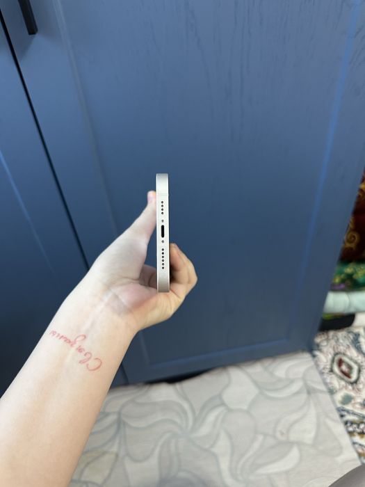 Продам Айфон 14+