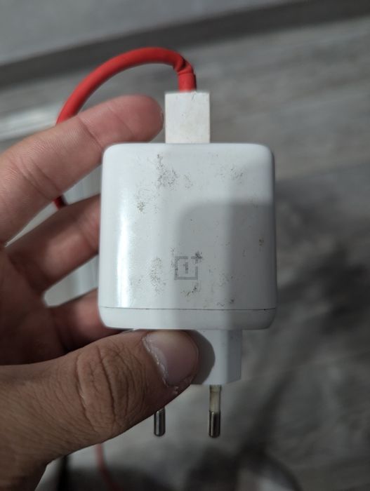 Продаю зарядный блок oneplus 65w оригинал