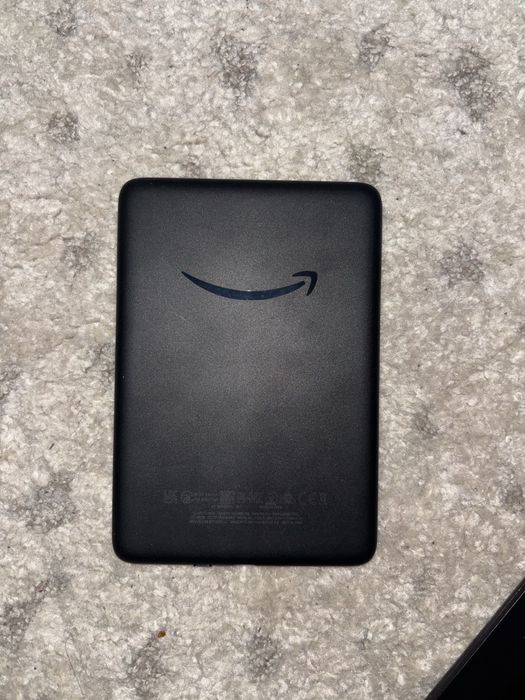 Vând Kindle Generatia 11