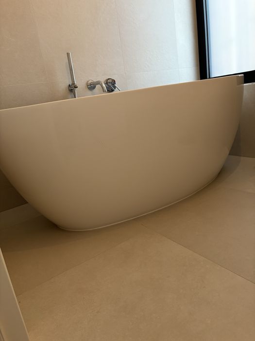 Cada freestanding Kroner