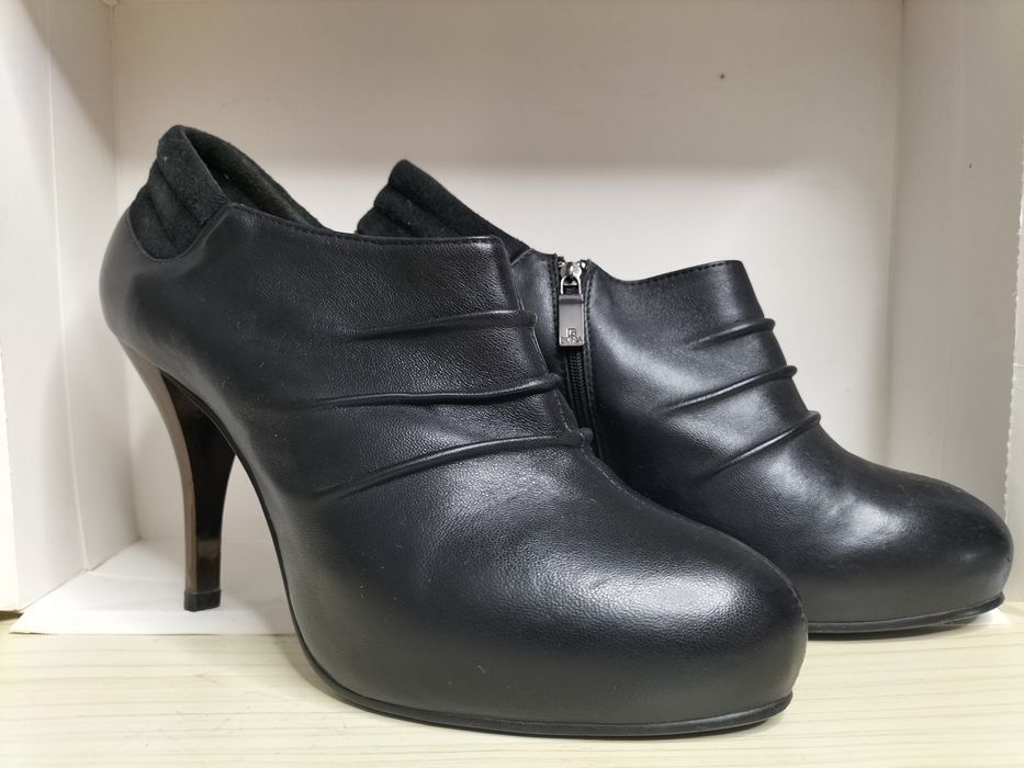 Продаю кожаные брендовые ботинки, полусапожки, туфли и др. обувь