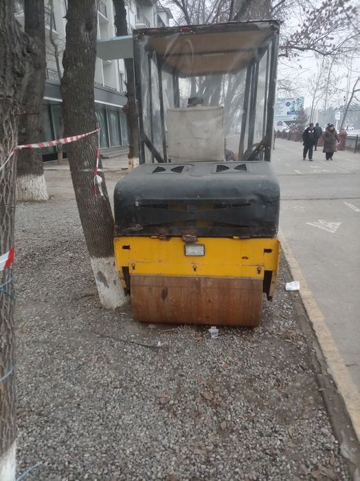 Каток дарожни аспалтни